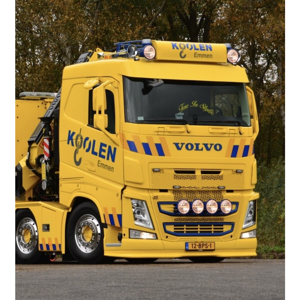 Solarguard Volvo FH4 Frontplatte Typ 2 von Tür zu Tür