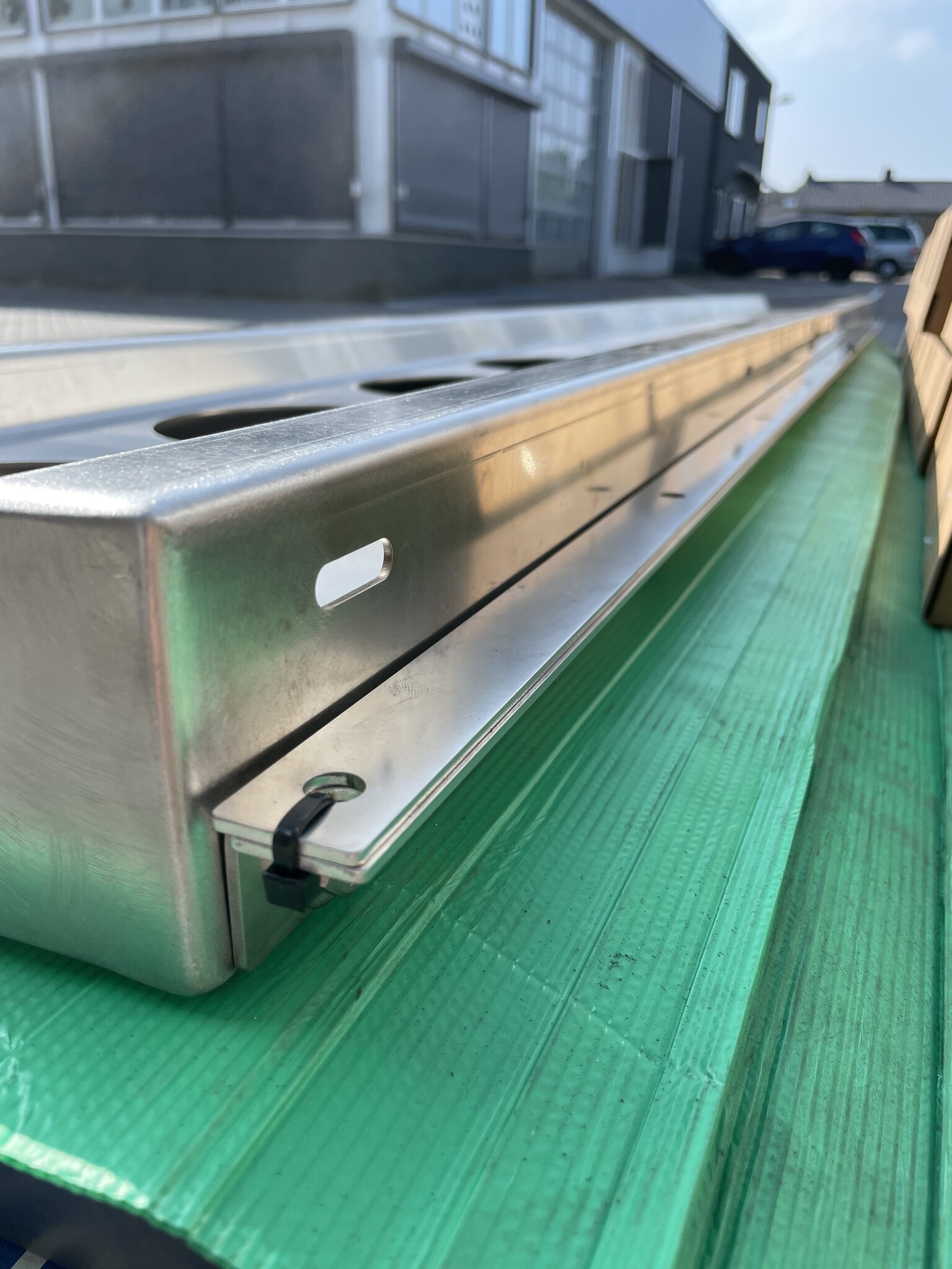 Turbo Truckparts achterbumper ronde hamburger lampgaten (RVS)