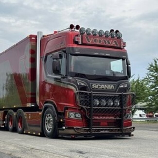 Solarguard Sunvisor Scania Nextgen 35cm with 5 lightholes in the bottom!