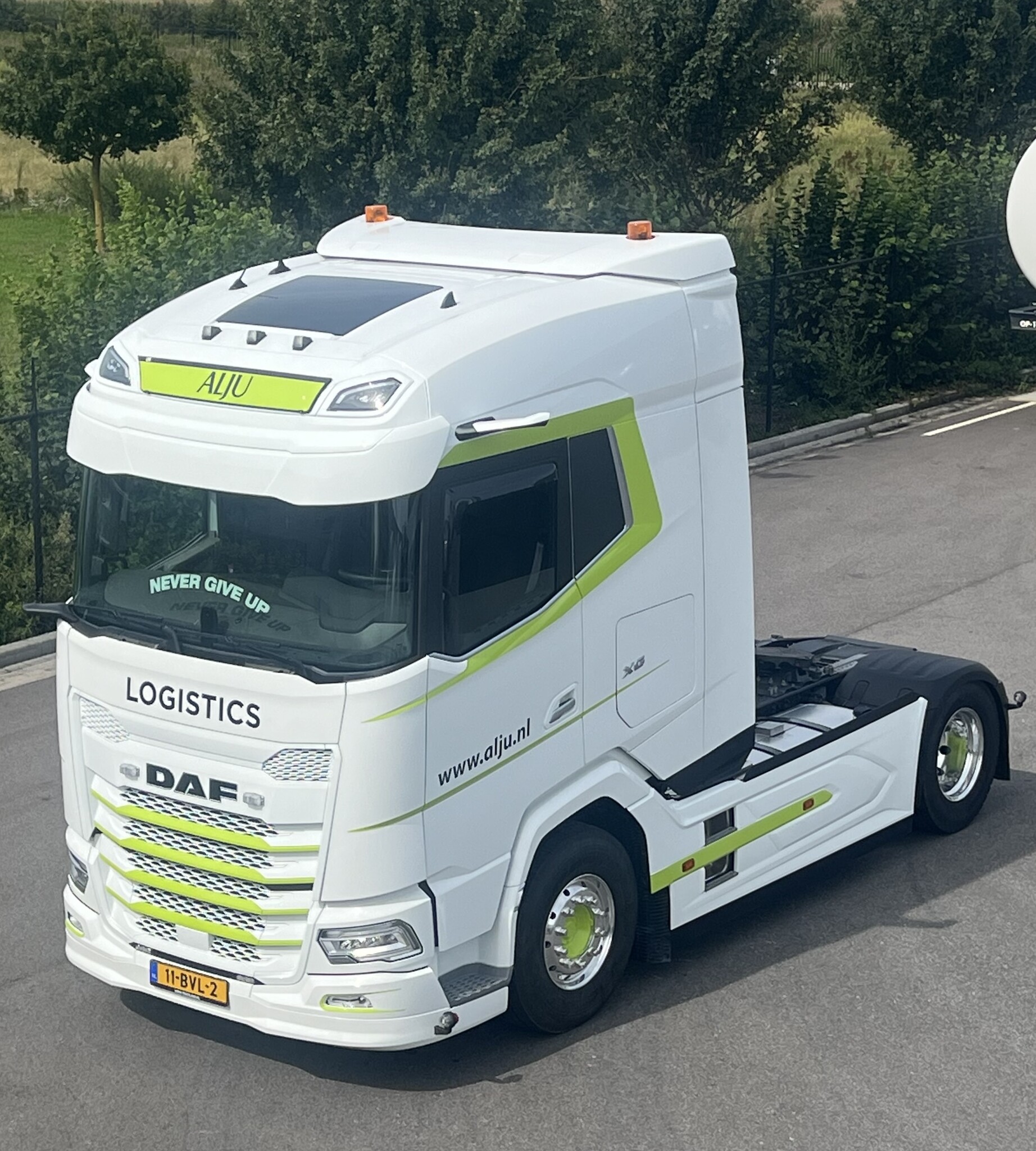 Satnordic Enseigne lumineuse lisse DAF XF / XG - 128 x 19 cm