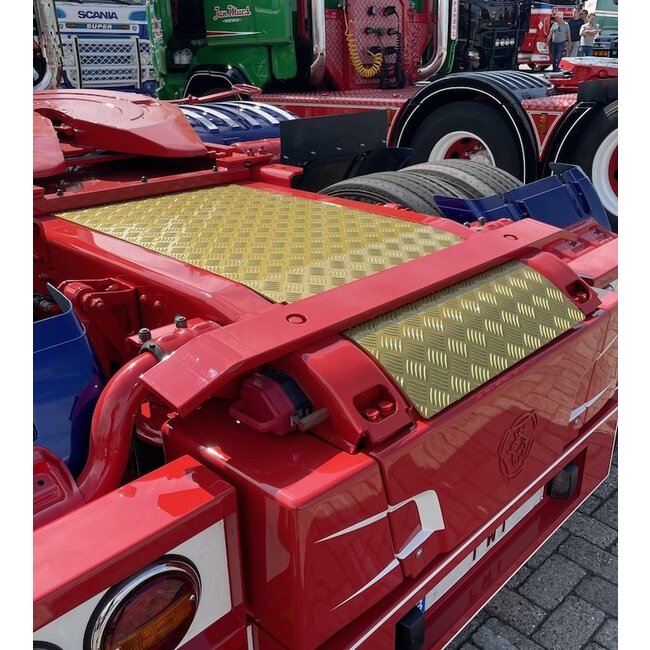 Turbo Truckparts Fahrgestellschutz aus Edelstahl Scania