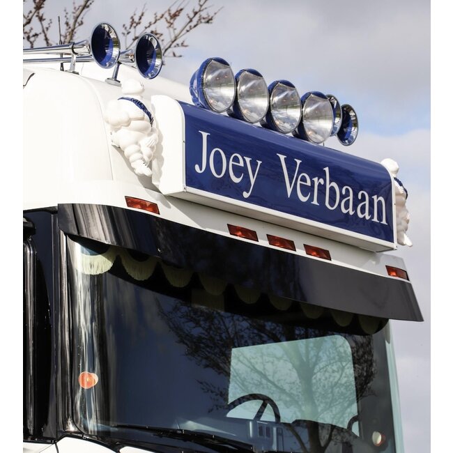 Oldschoolowa pomarańczowa lampa na słupek