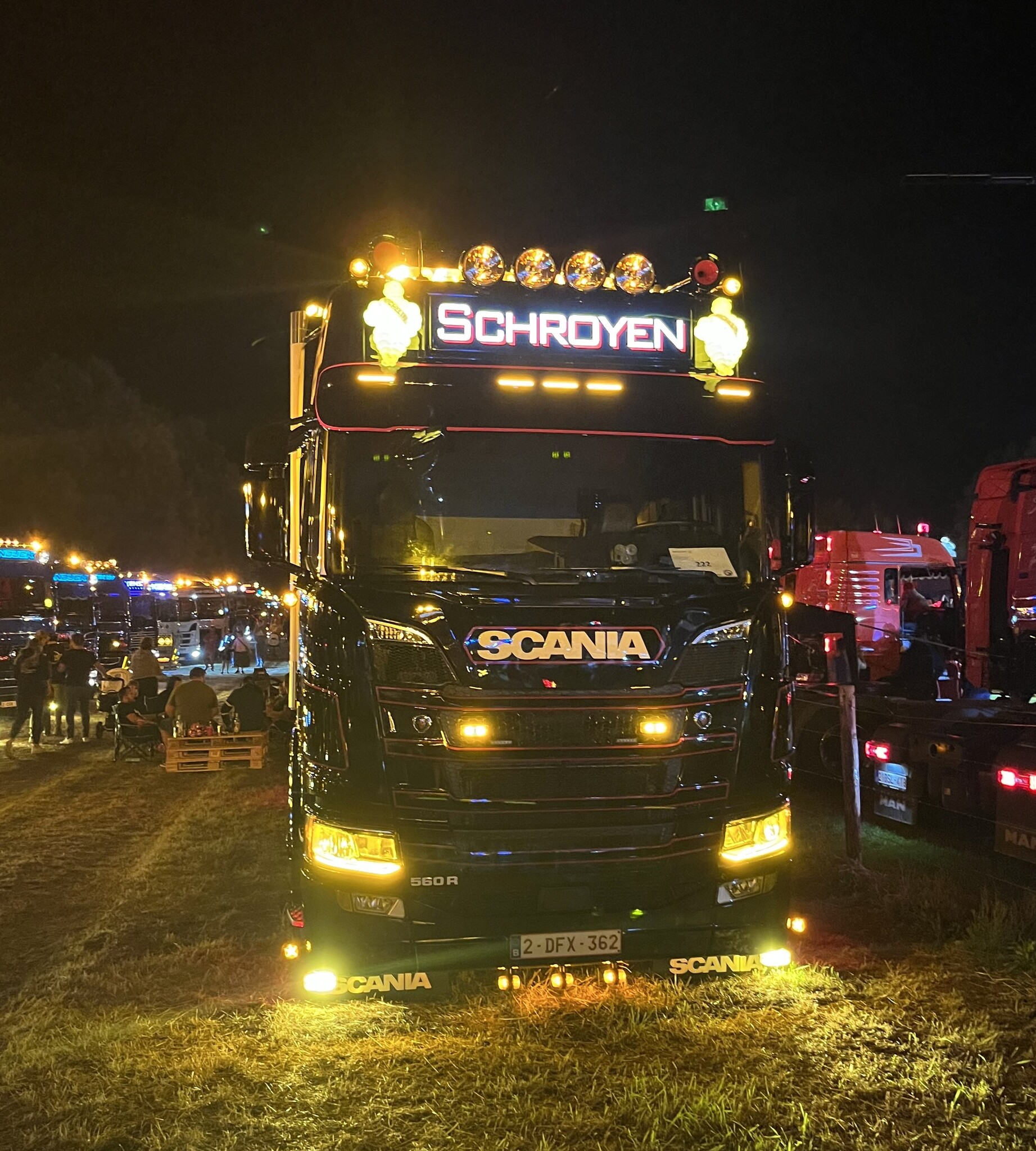 Solarguard Zonneklep Scania NG met lijn