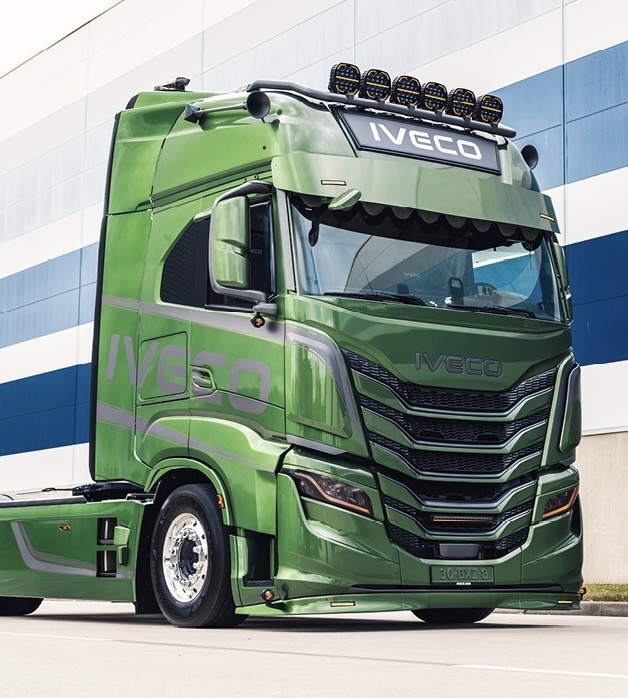 KEYENCE　IVECO 　S-WAY SOLLE spedition KEYENCE IVECO S-WAY SOLLE spedition Three IVECO S-eWay fuel