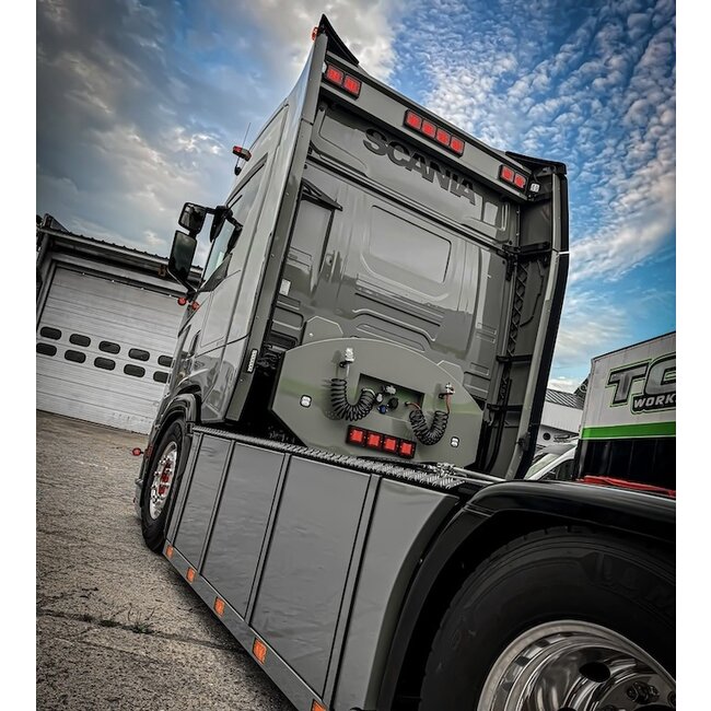 Turbo Truckparts Scania NG Tagspoiler Lysbjælke inklusive Rammer