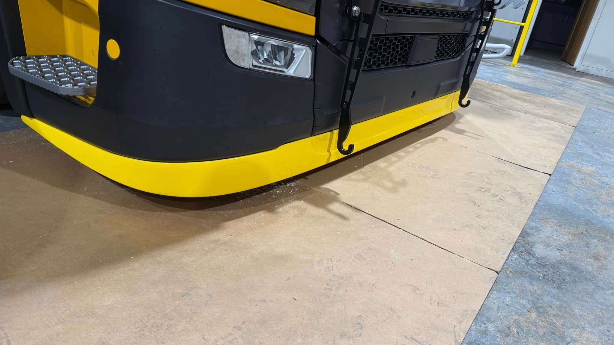 Coles Custom underspoiler för Scania NG Smooth medium stötfångare