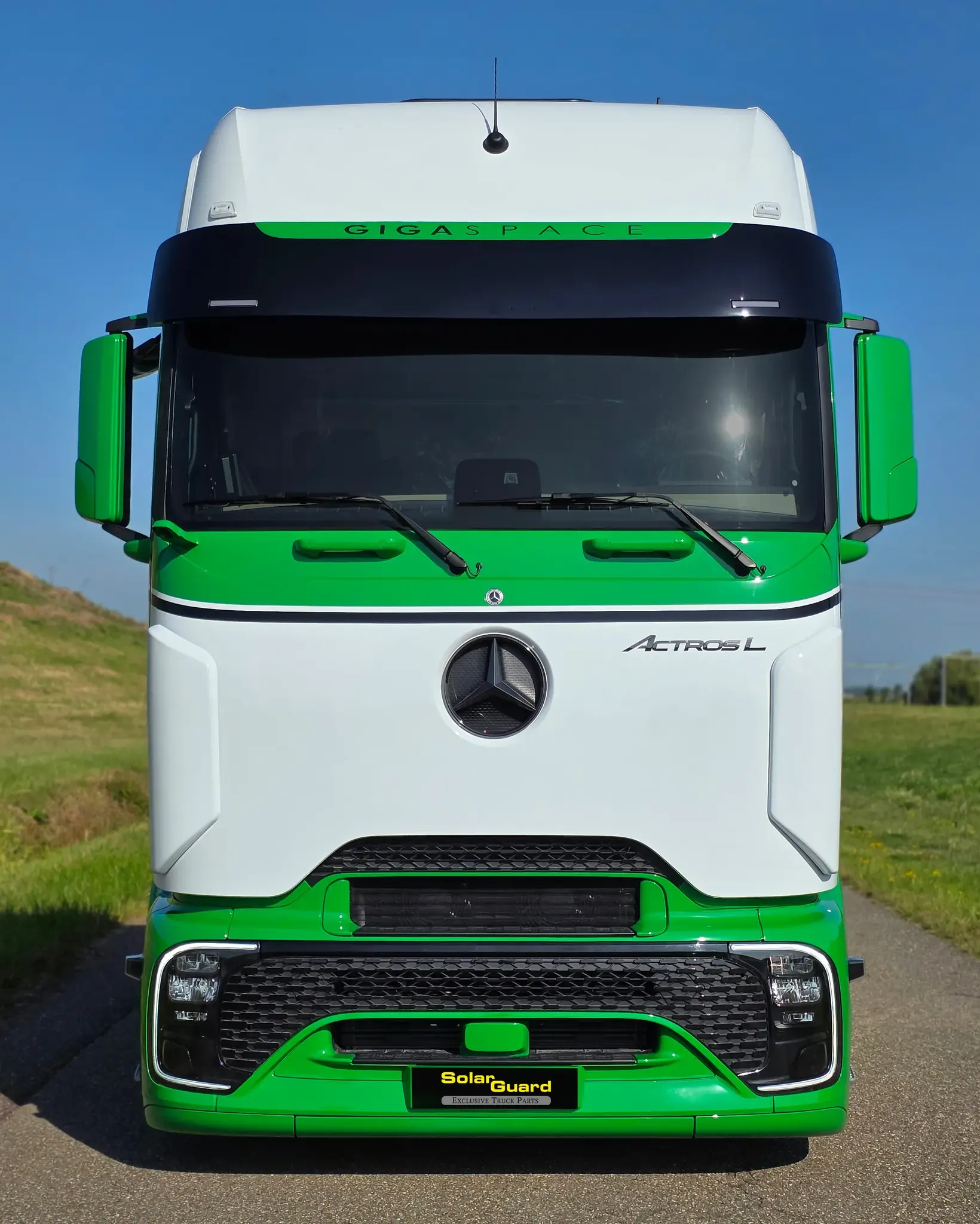 Solarguard Mercedes-Benz Actros Pro Cabin Zonneklep