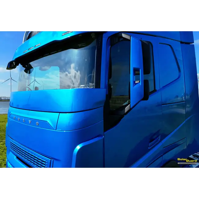 Windscreen guard Volvo FH Aero