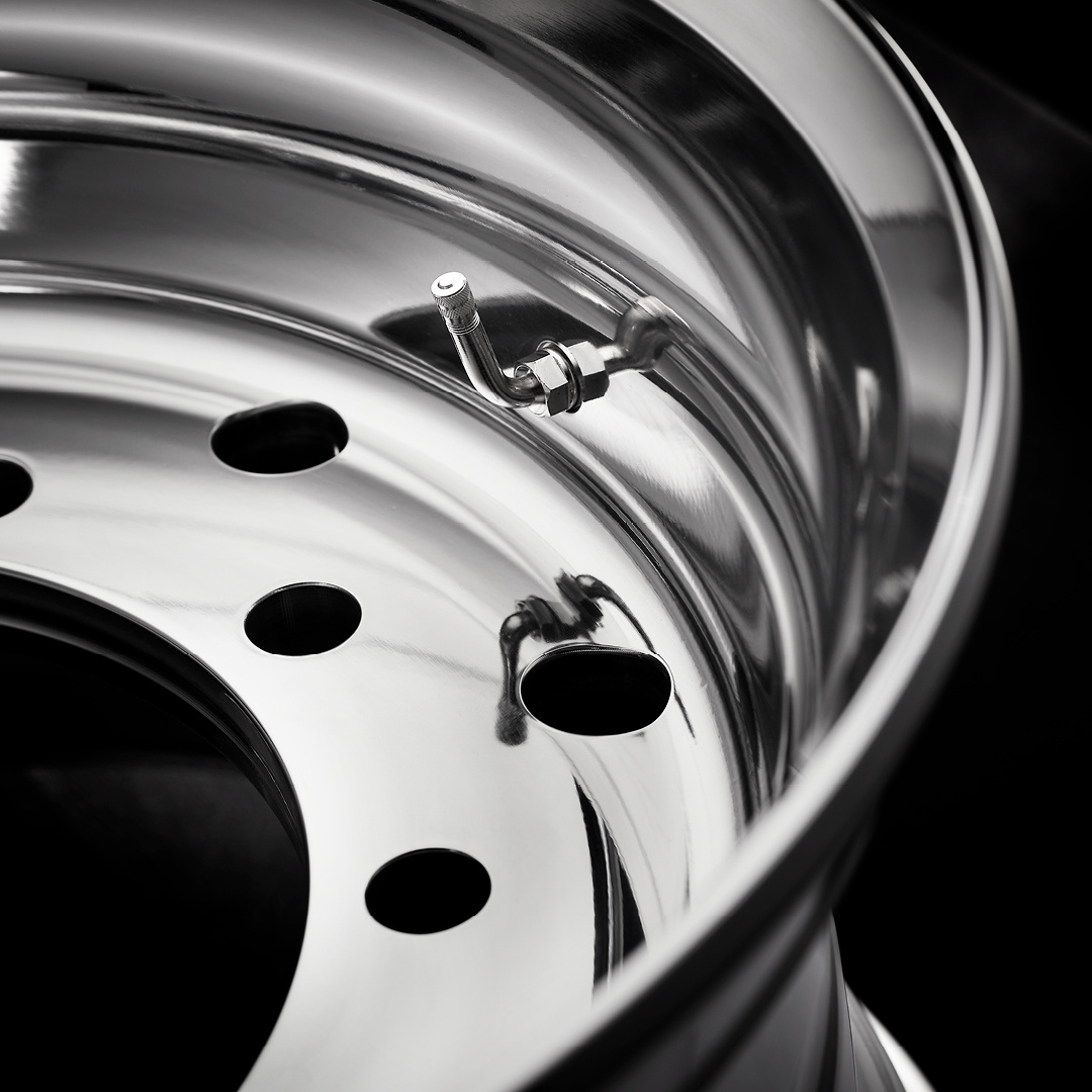 Omnius Wheels Chrom-Aluminium-Felge für Anhänger 22,5" x 11,75"