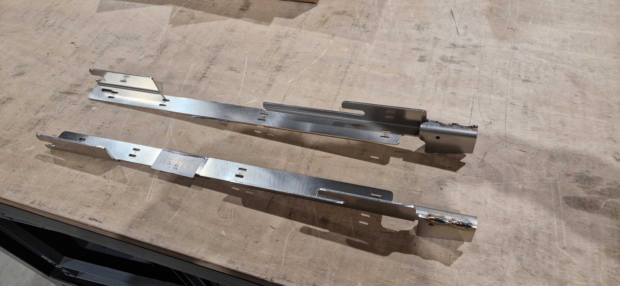 Turbo Truckparts Halterung für die Montagebreite des Scania NG-Heckpfostens (Satz) pro Satz