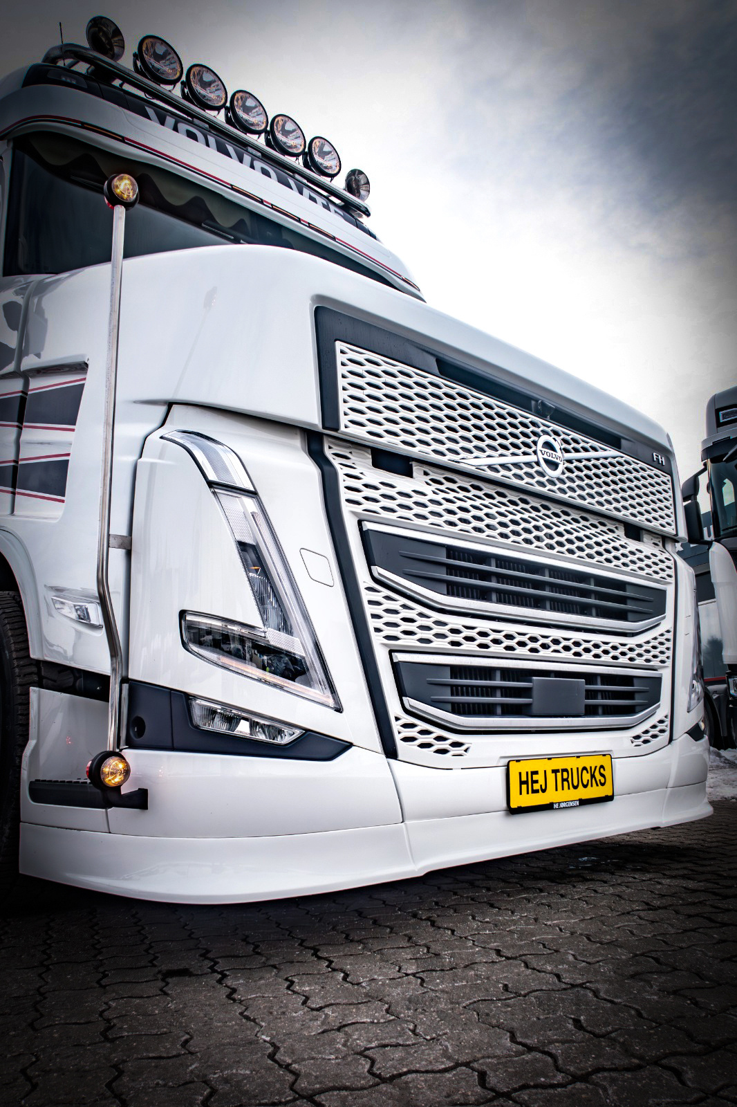 Volvo FH4B underspoiler type 3