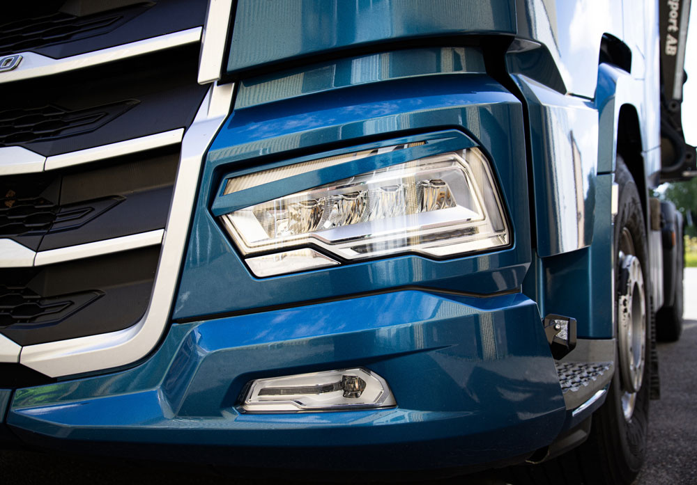 Wściekle wyglądające reflektory DAF XF/XG/XG+