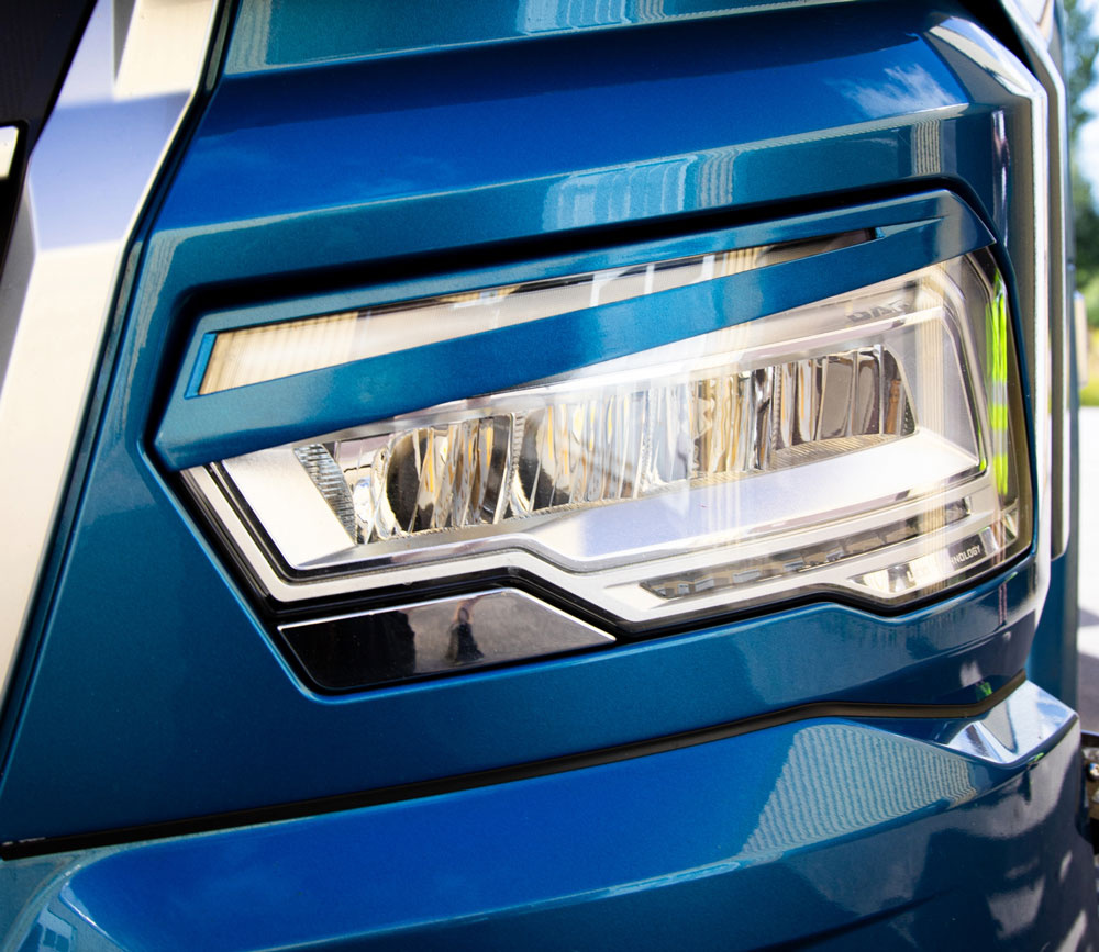 Wściekle wyglądające reflektory DAF XF/XG/XG+