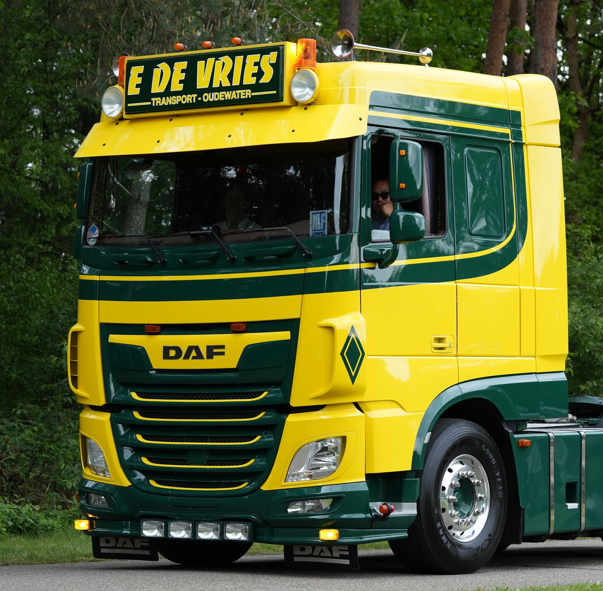 Turbo Truckparts Wspornik wtykowy TTP do lampy ostrzegawczej Hella lub AEB (komplet)