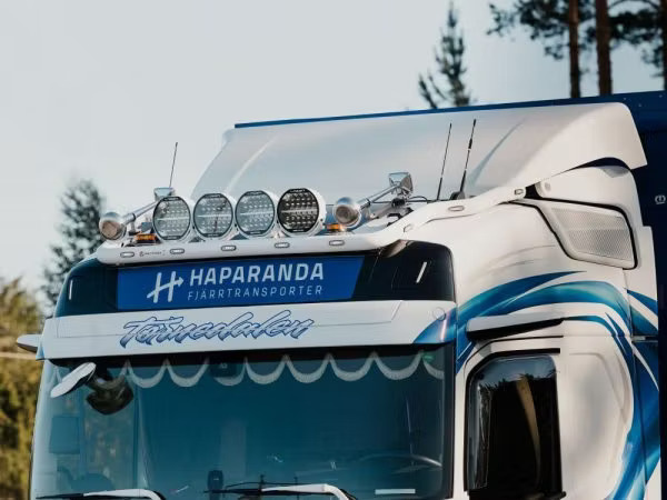 RST-STEEL Roof bar Basic Medium V17 Volvo FH4 / FM / AERO / Globe