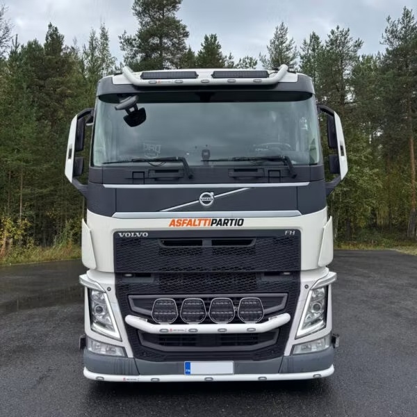 RST-STEEL Low bar Lowline V02 Volvo FH