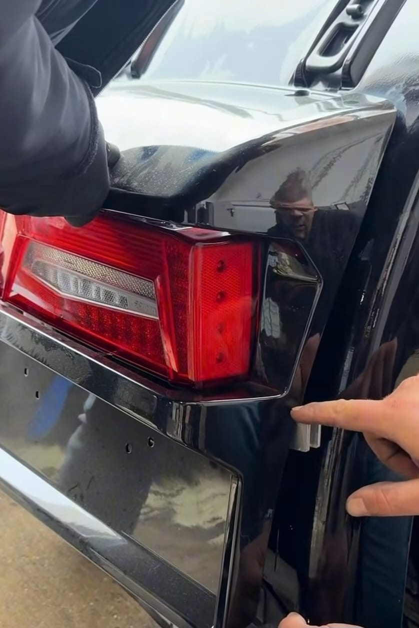 Wspornik do montażu szerokości słupka Scania NG tył (zestaw) Za zestaw