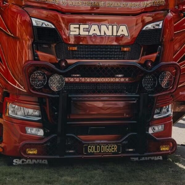 Bull bar Freeway V67 Legalpro Scania NG R/S with round PL