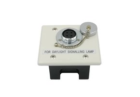 Flush mounted connection receptacle for ALDIS lamp
