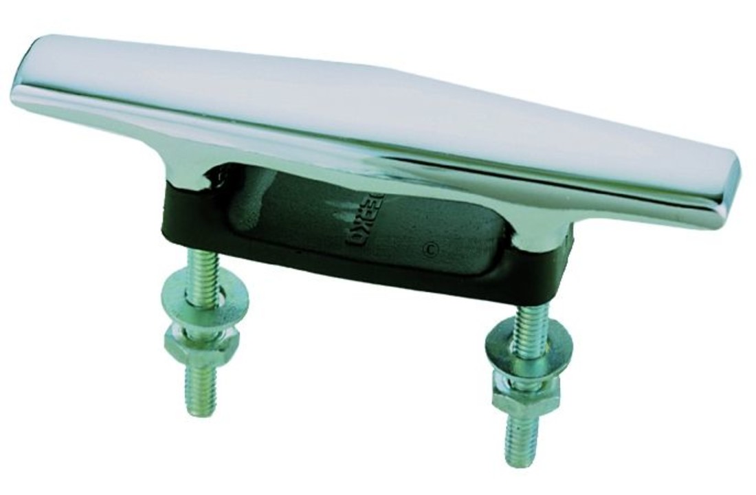 Tacchetta con base aperta (4,5 "o 6") con borchie cromate