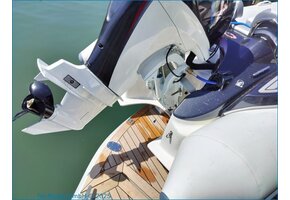 Removable outboard skeg rest plate