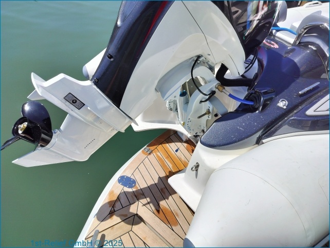 VersaChock - Removable outboard skeg rest plate