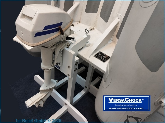 VersaChock - Verticale roeiboot en buitenboordmotorstandaard