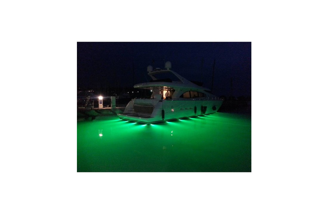 luce subacquea per superficie convessa di serie MST0680 LED a poppa dello scafo