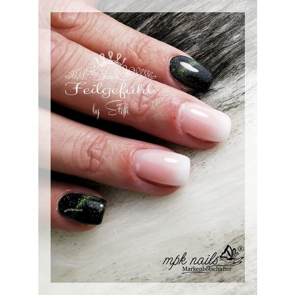 MPK Nails® Magic 5D Cat Eye Farbgel Enigmatic Green semi
