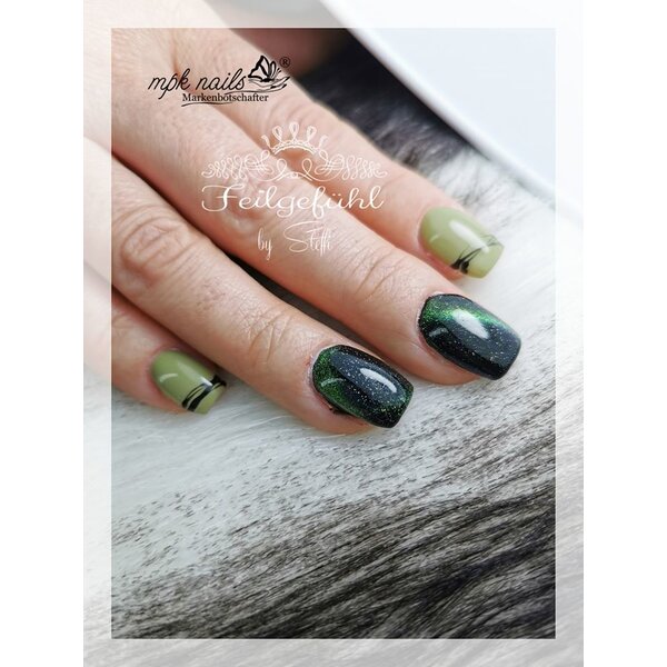 MPK Nails® Magic 5D Cat Eye Farbgel Enigmatic Green semi