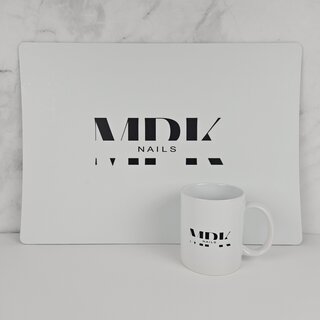 Arbeitsunterlage & Tasse mit MPK-Logo