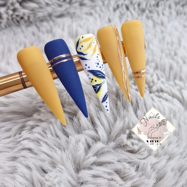 MPK Nails® Luxury Gel Polish 571 Classic Blue