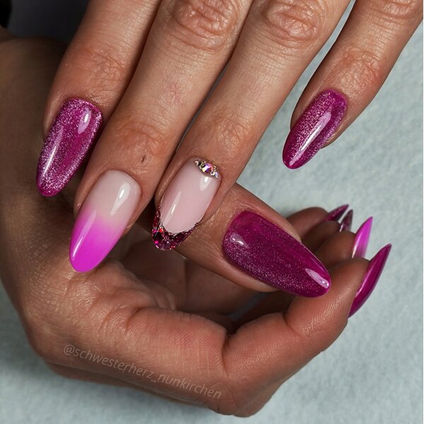 MPK Nails® Cat Eye UV Nagellack Metallic Berry