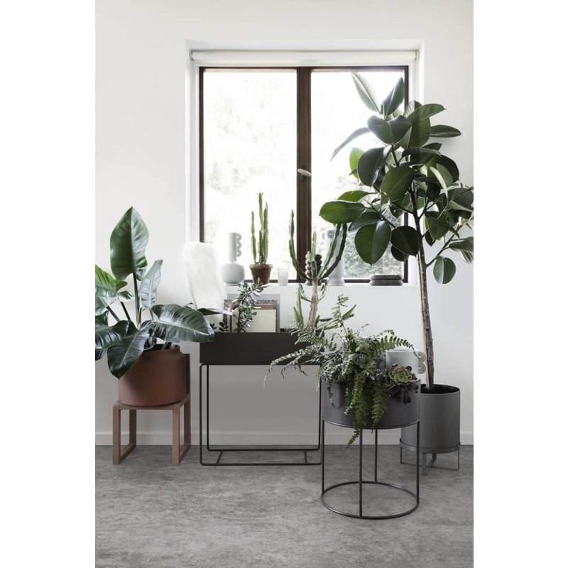 ferm LIVING-collectie Plant Box rond zwart