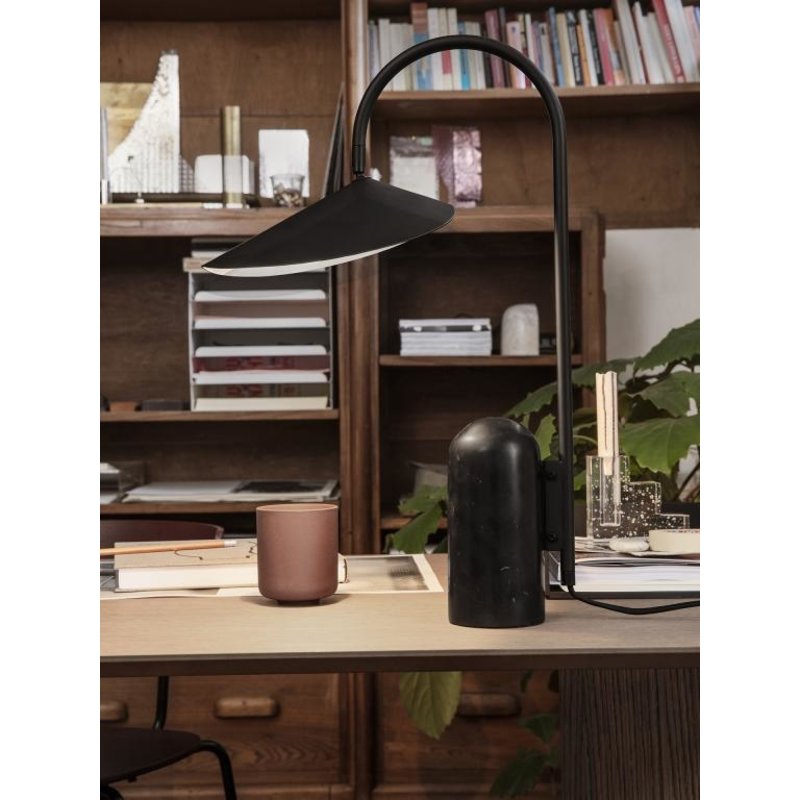 ferm LIVING-collectie Arum Table Lamp Black