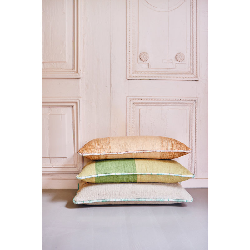 HKLIVING-collectie hand woven wool cushion green (38x74)