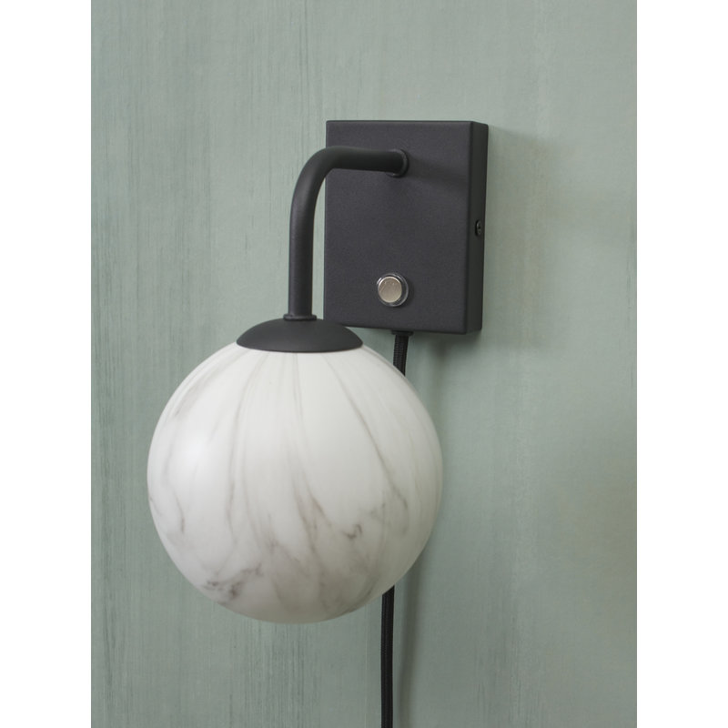 it's about RoMi-collectie Wall lamp glass/iron Carrara globe, white marble print/black