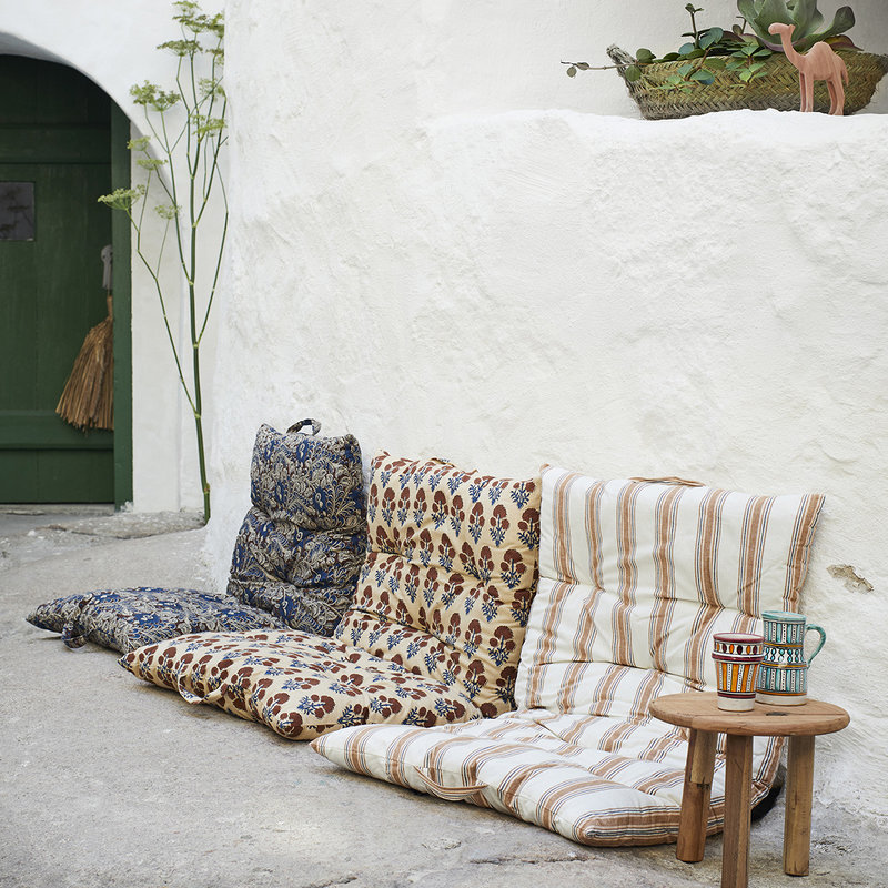 Madam Stoltz-collectie Wooden stool, Natural