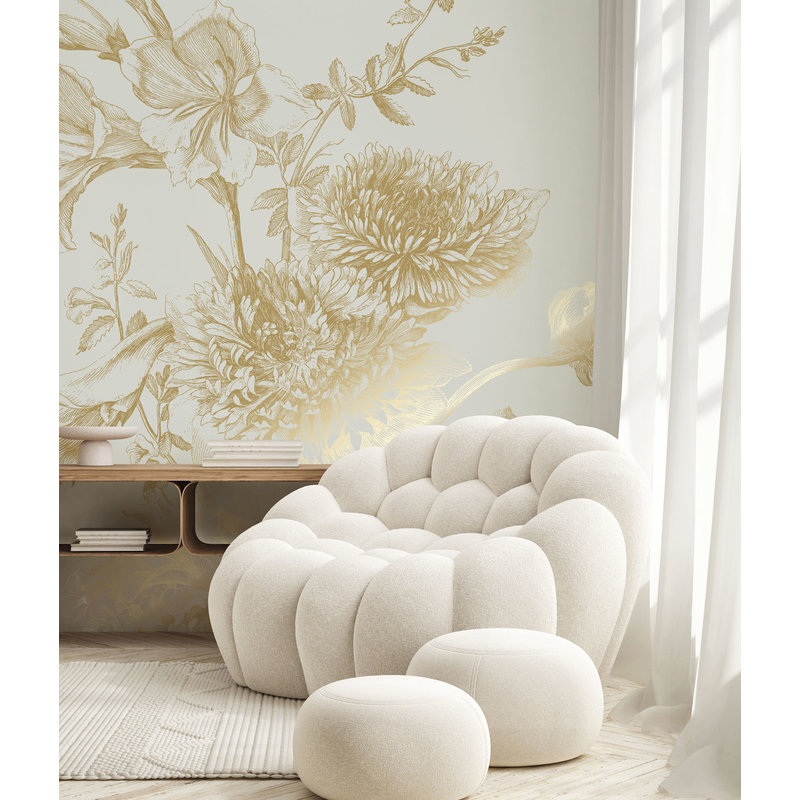 KEK Amsterdam-collectie Gold metallic wallpaper, Engraved flowers Sand