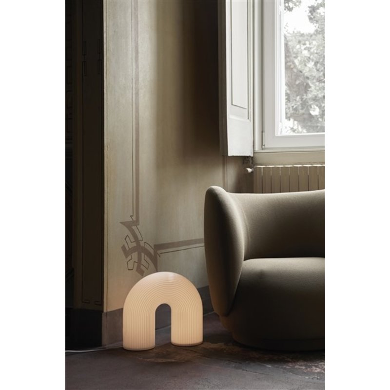 ferm LIVING-collectie Vloerlamp Vuelta wit