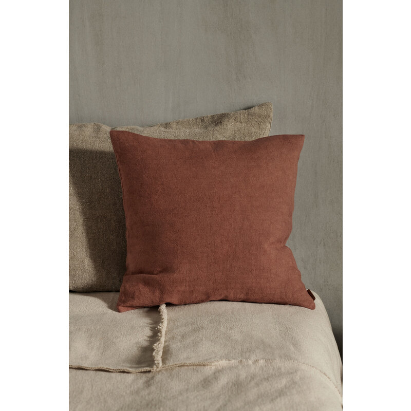 ferm LIVING-collectie Sierkussen Heavy Linen Berry rood