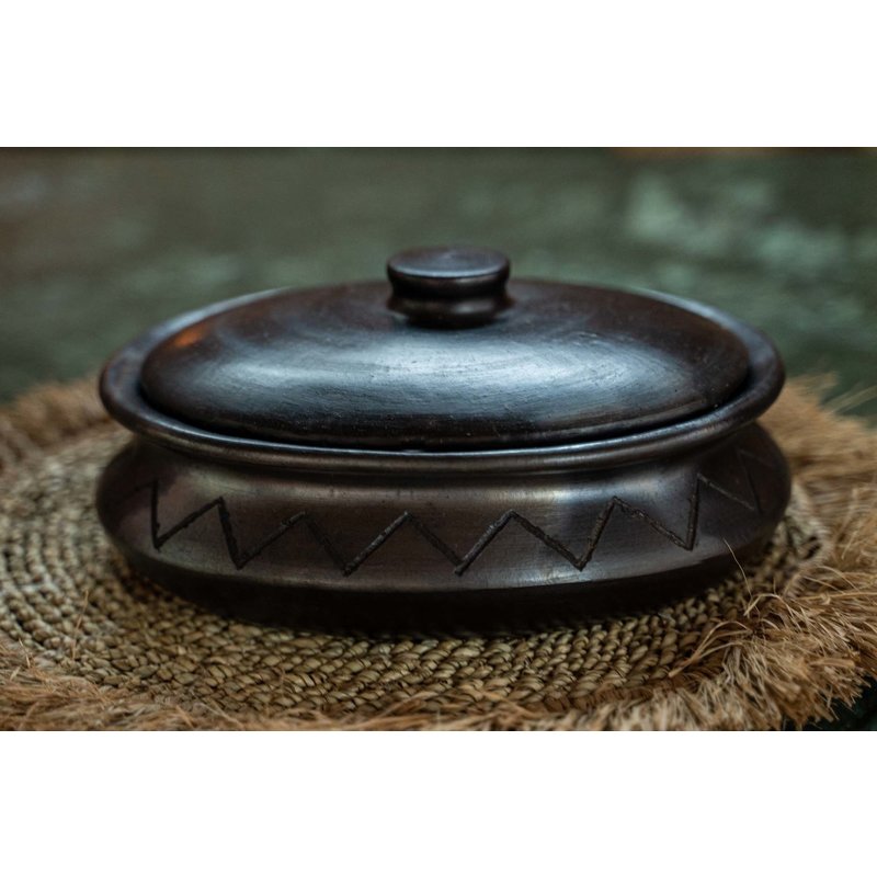 Bazar Bizar The Burned Oval Pot With Pattern - Black