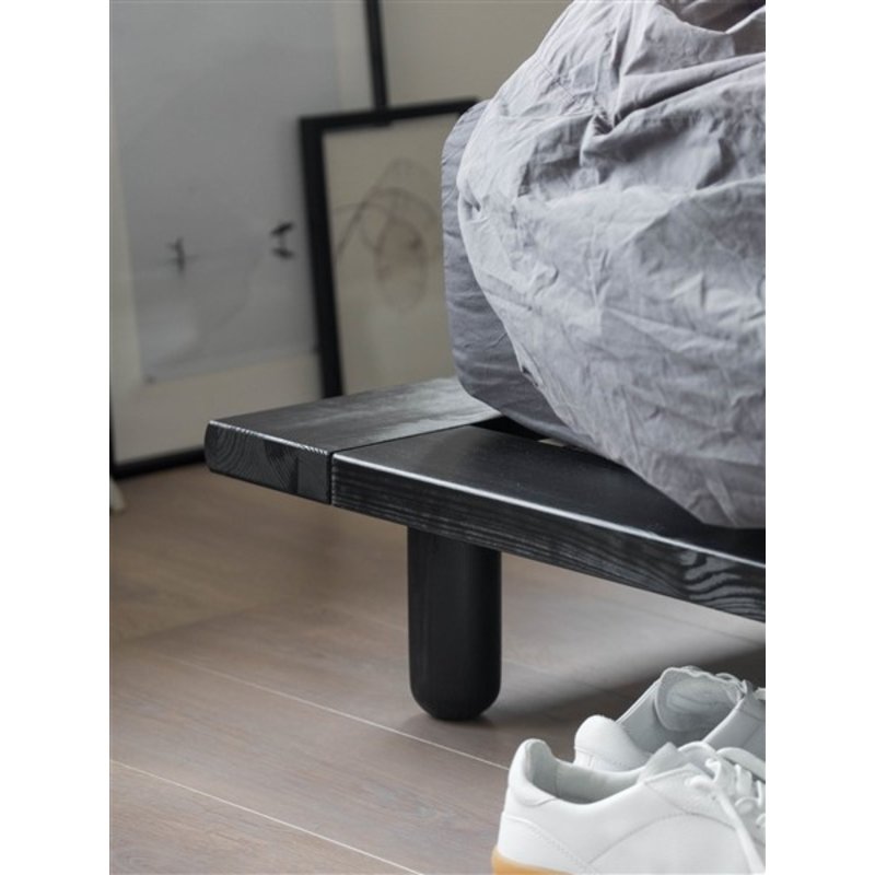 Karup Design-collectie PEEK BED BLACK LACQUERED 140 X 200 W. 2 BED LAMPS