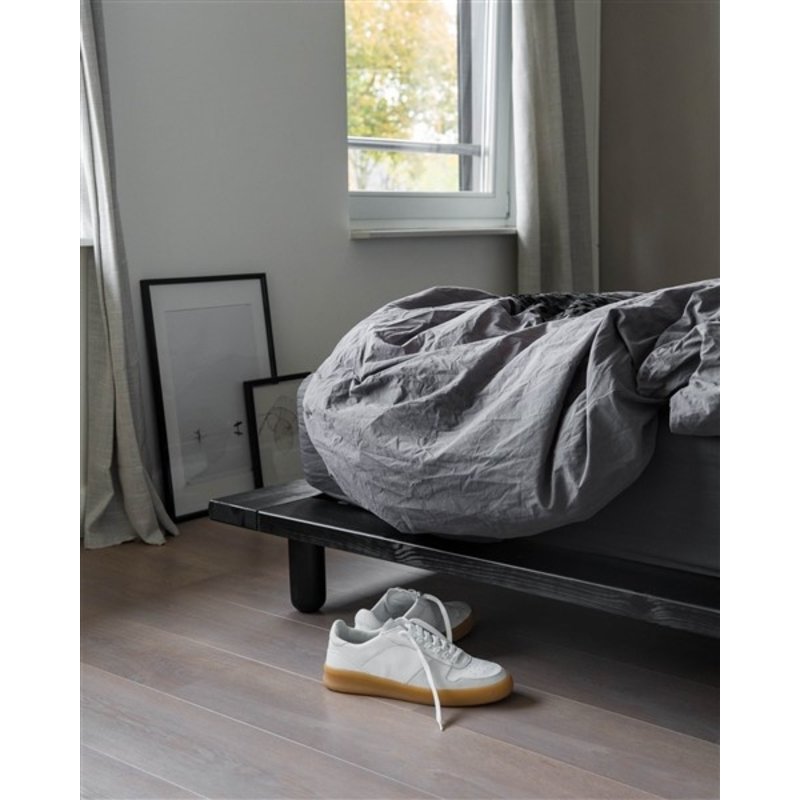 Karup Design-collectie PEEK BED BLACK LACQUERED 140 X 200 W. 2 BED LAMPS