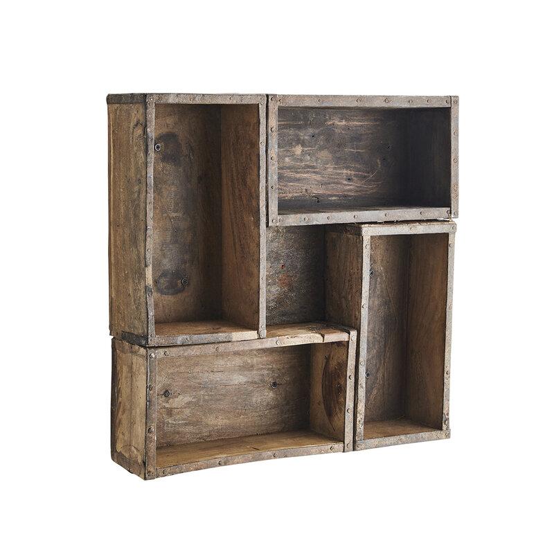 Madam Stoltz-collectie Re-used wooden brick mould shelf