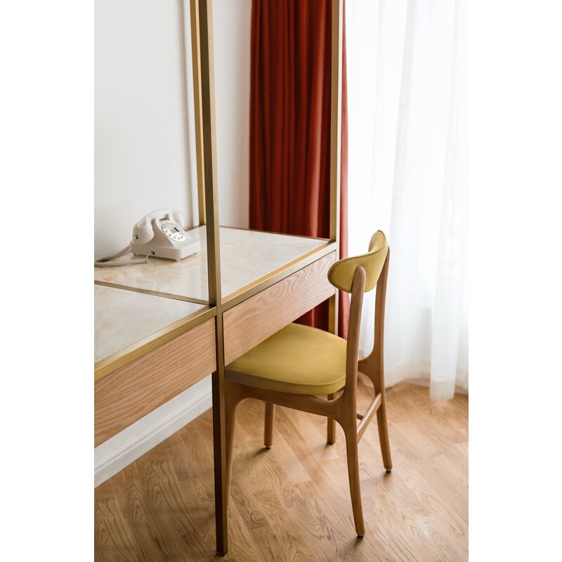 366 Concept 200-190 Stoel Shine Velvet Mosterd Natuurlijk Hout