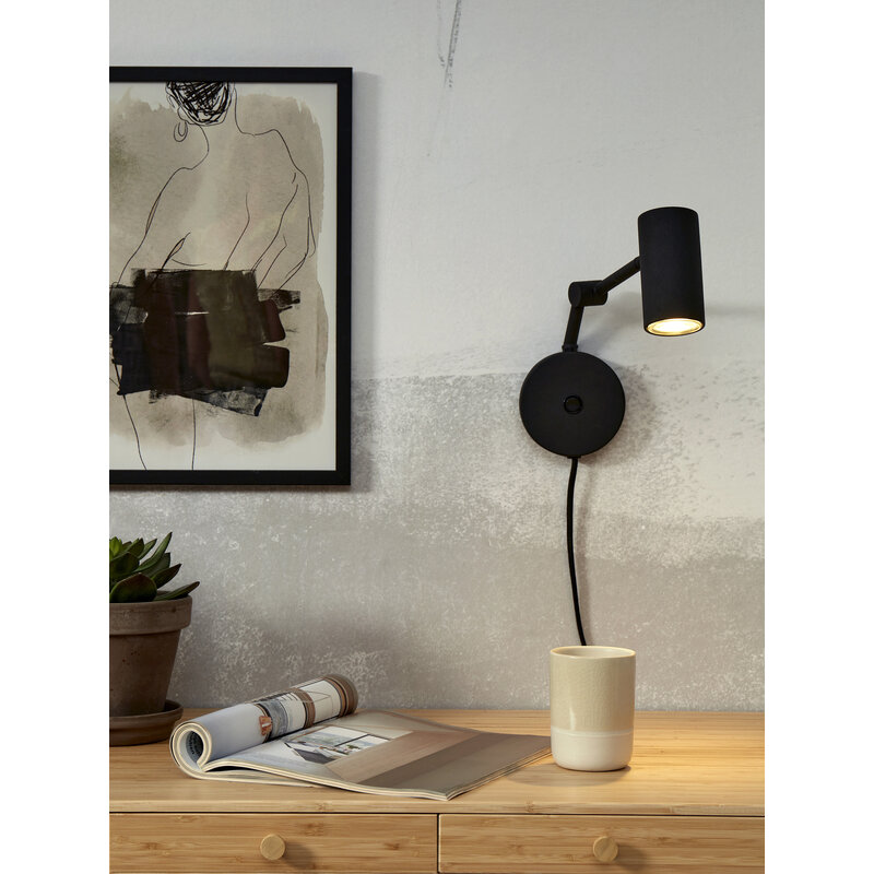 it's about RoMi-collectie Wall lamp iron Montreux, black