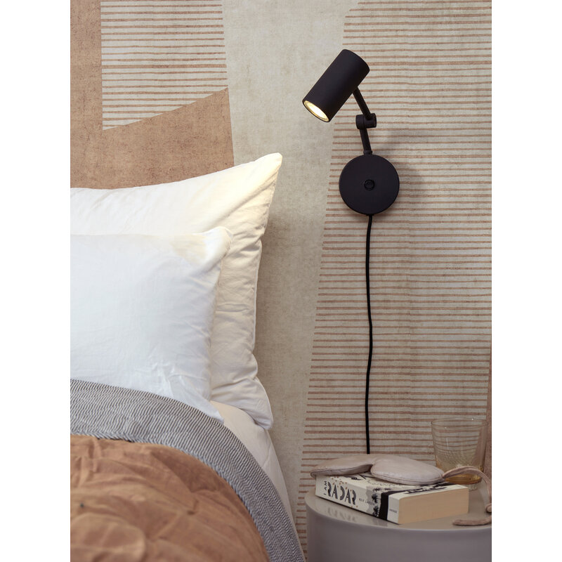 it's about RoMi-collectie Wall lamp iron Montreux, black