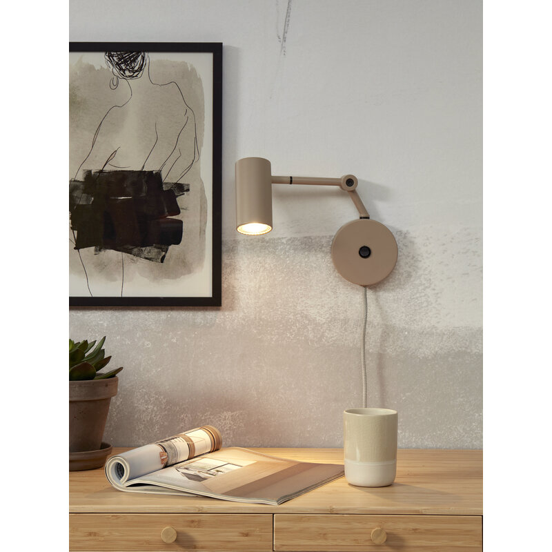 it's about RoMi-collectie Wall lamp iron Montreux, sand