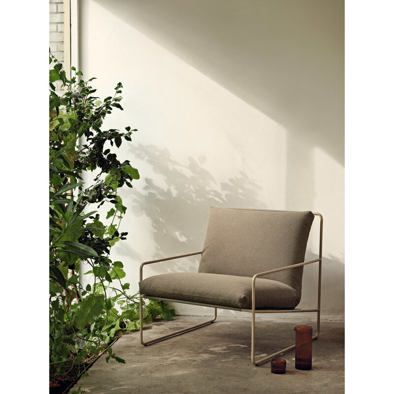 ferm LIVING-collectie Desert loungstoel outdoor Dolce - Cashmere/Dark Sand